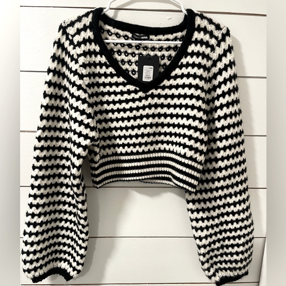 🤍Cropped Sweater🖤